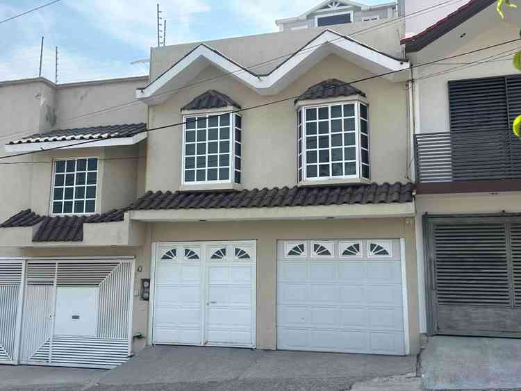 casa en venta cumbres de la piscina cumbres de la piscina isla mujeres guanajuato p82ZlHS
