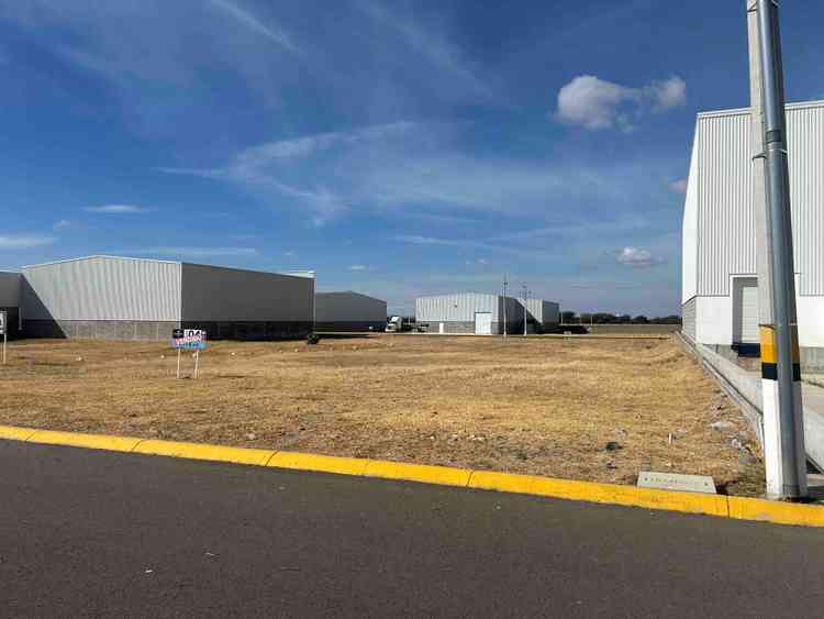 terreno en venta novotech san isidro el arenal mexico guanajuato p9m9IFT
